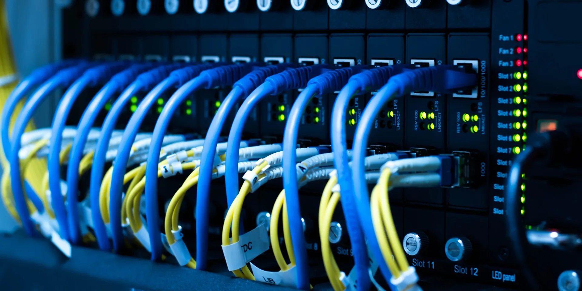 Cáp đồng UTP trong trung tâm dữ liệu